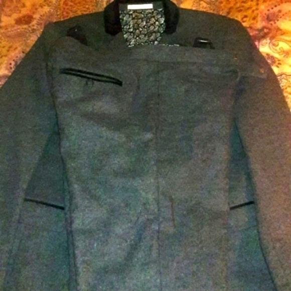 𝅺EDGE BY WD:NY Grey Wool Suit with Black Velvet Trim - Picture 9 of 10